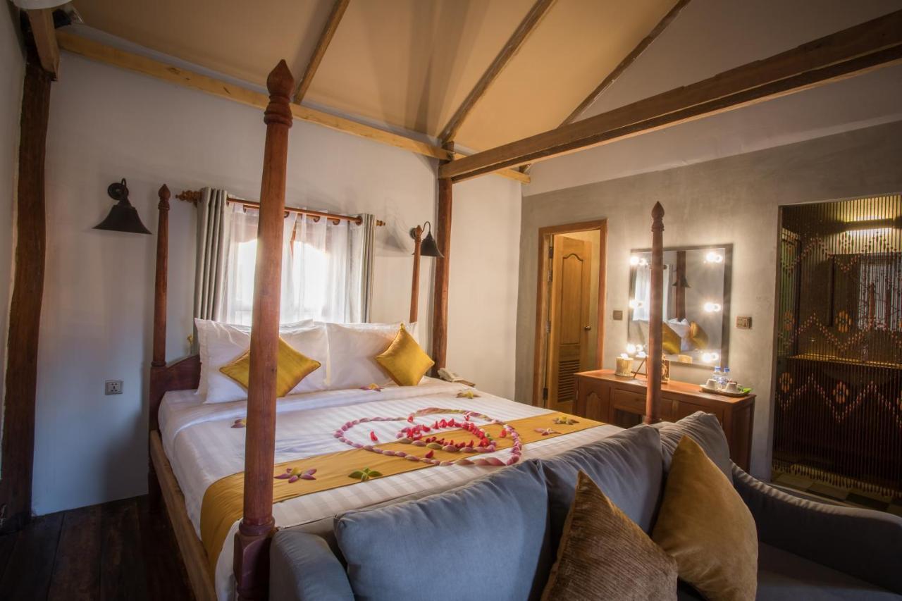 The Wood Family Retreat Hotel Phumi Trapeang Rung Exterior photo